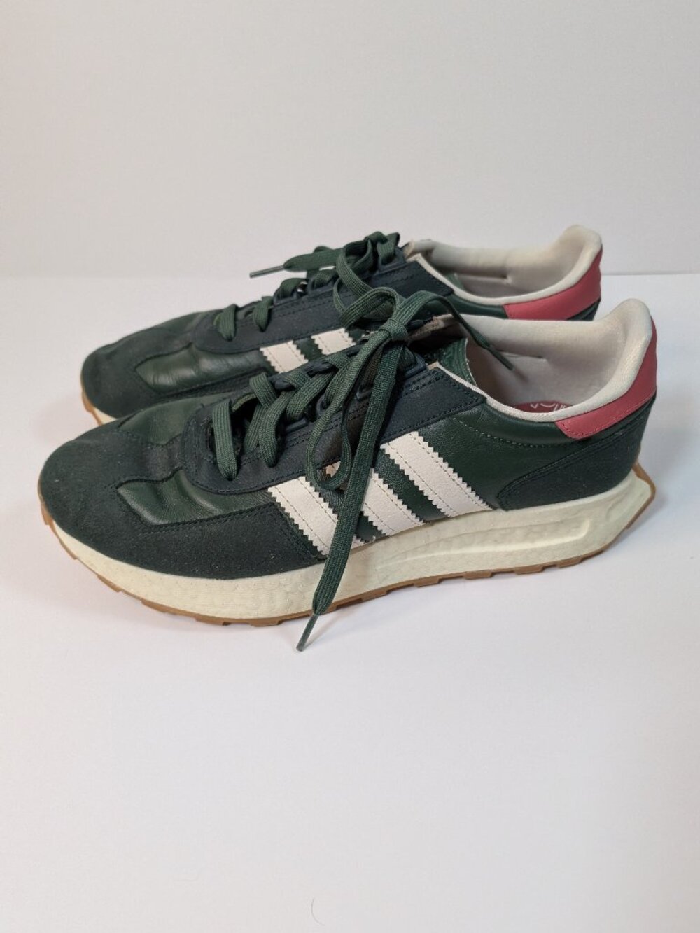 Great condition Adidas Retropy E5 in the "Green Oxide" colorway. Men, Size 11